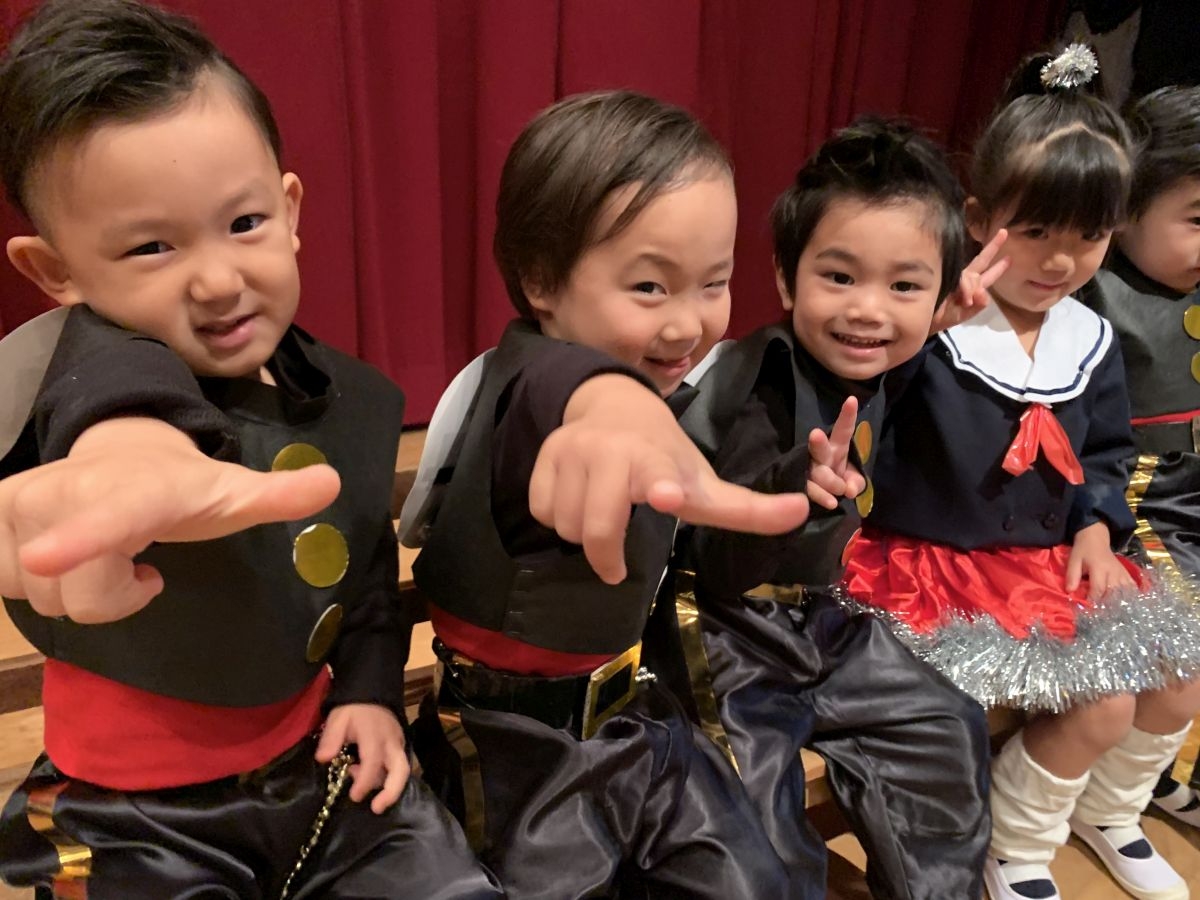(生活発表会)3歳児 年少ぐみの登場だ!(ダンス)