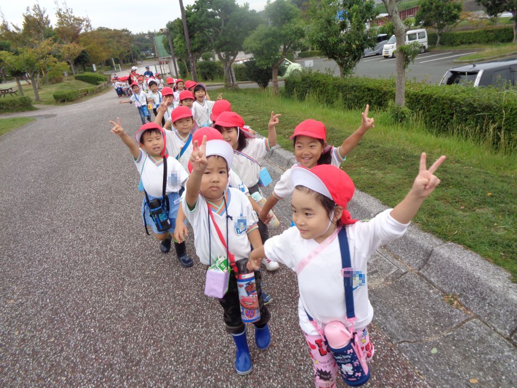 (年中)年中もどんぐり拾い!みんなで行こう!