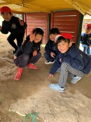 (年長)最後の遠足だーい!行ってきまーす!(ふれあいの森)