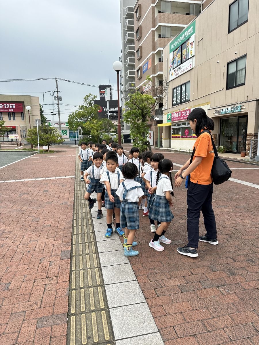 【赤間駅七夕飾り(つきぐみ)】笹の葉さらさら～♪