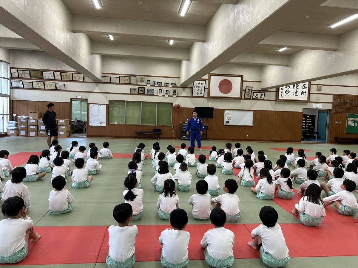 年長ぐみ体操教室～柔道場にて～